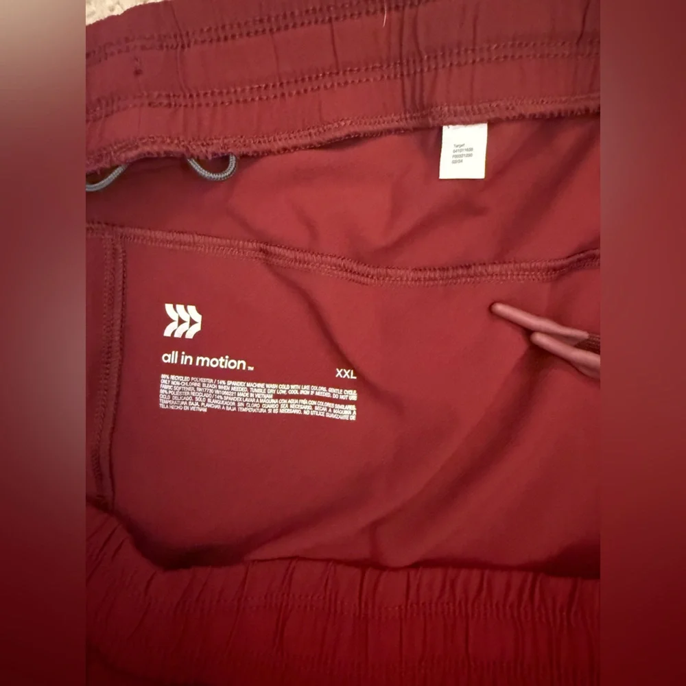 All in Motion Men’s NWT Maroon Shorts